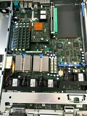 Servidor Dell PowerEdge 1650 Pentium III (1,40 Ghz) 2 GB de RAM sin disco duro probado bueno Foto 1 de 4