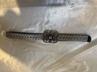 Cinturón elástico vintage para mujer elástico tono plata con hebilla ornamentada de diamantes de imitación Foto 1 de 4