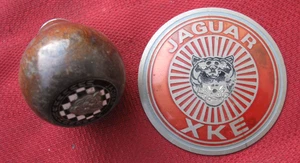 Original Vintage Jaguar XKE Badge & Wooden Shifter Knob - Picture 1 of 12