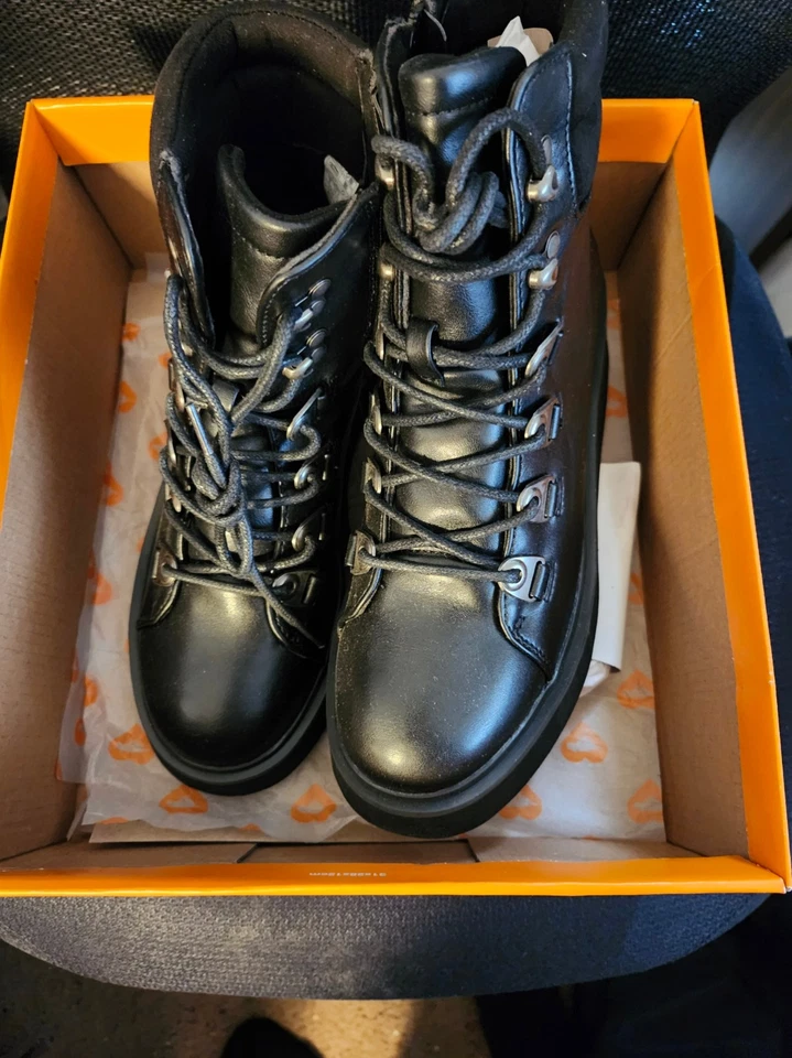 Botas Rocket Dog Mujer Talla 8 Negro Top Alto, Atados y Suelas Gruesas Foto 1 de 4