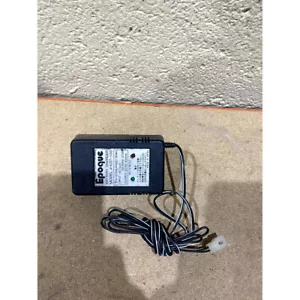 Epoque 4-037-100 Battery Charger Black 9VDC 850mA LED Indicators 2-Pin Connector - Picture 1 of 9