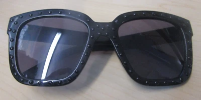 Óculos de sol feminino Steve Madden preto lindo - Imagem 1 de 4