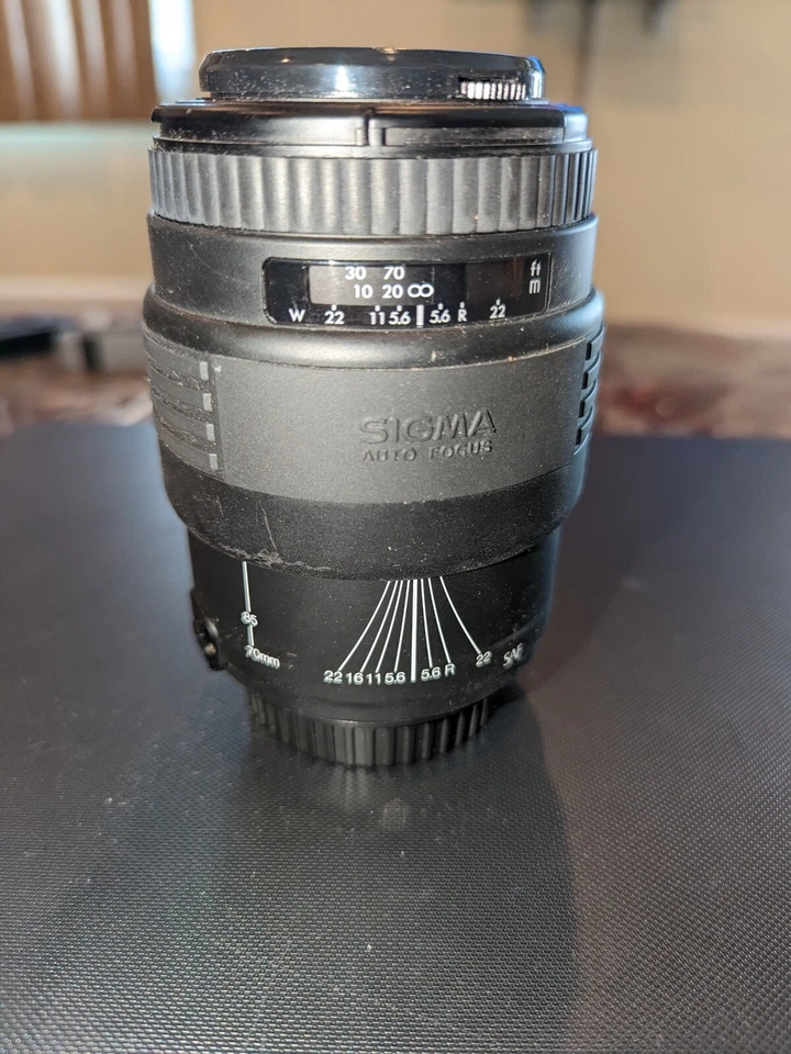 Sigma 70-210mm telephoto lens - Image 1 of 1