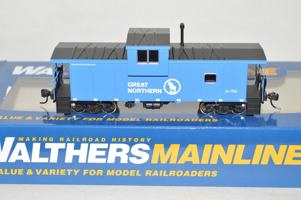 HO Walthers International wide vision caboose train Great Northern Ry X-154 - Image 1 of 1