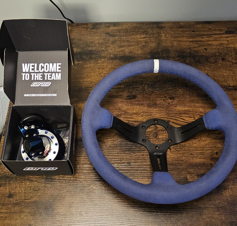 Rueda de carreras Alcantara interior DND Performance, buje de bajo perfil Subaru, ¡y más! Foto 1 de 4