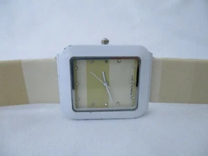 Womage Plaid Ladies Buckle Band Analog Fashion Watch - Picture 1 of 12