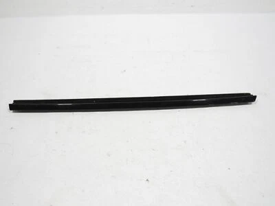 Cinturón ventana puerta trasera derecha Jaguar F-Pace 2018 17-20 moldura interior con sello | Foto 1 de 4