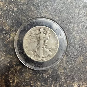 1934-P WALKING LIBERTY HALF DOLLAR #1 - Picture 1 of 9