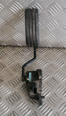 Pédale accélérateur - RENAULT Clio III (3) - Réf: 8200297342 - Photo 1/4