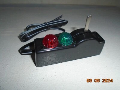 LIONEL O22 SWITCH CONTROLLER W/ LED LAMPS & 56" OF WIRE EXCELLENT NOS! - Image 1 of 4