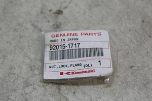 *Nuevo* Kawasaki OEM - Tuerca de bloqueo con brida 10 mm - Parte # 92015-1717 - Imagen 1 de 2