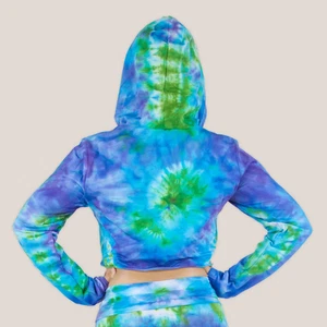 Neu mit Etikett Grenada Batik Hoodie bauchfreies Oberteil lila blau grün Langarmshirt | Gr. M - Bild 1 von 3