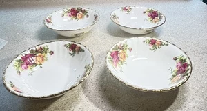 H877~ Royal Albert Bone China OLD COUNTRY ROSES Dessert Fruit Bowls -Set of Four - Picture 1 of 7