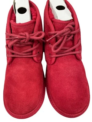 Bota Chukka UGG Neumel II Roja Gamuza Con Cordones Niños Talla 3 Nueva con Caja Foto 1 de 4
