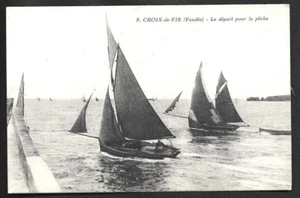 CPA -- CROIX DE VIE DEPART POUR LA PECHE . DOS VERT . 225.H - Picture 1 of 1