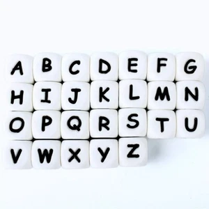 100 Pezzi Perline Lettere 12 Mm in Silicone per Bigiotteria Fai da Te - Foto 1 di 1