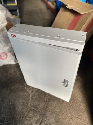 ABB DISTRIBUTION BOARD  1SKT220361C   EPP-R206 Protecta Plus DB Row  Type 2 Row - Image 1 of 4