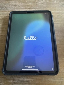 Apple - 11-calowy iPad Pro (1. generacji) Wi-Fi - 256GB - MTXQ2LL/A + klawiatura - Zdjęcie 1 z 5