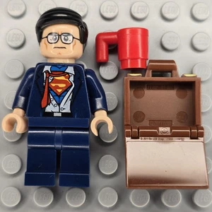 Lego DC Super Heroes Minifigure SH0083 Clark Kent Superman - Picture 1 of 4