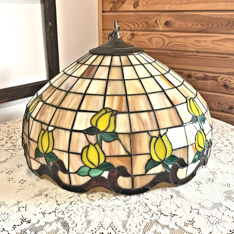 Lámpara de araña de vitral lámpara de luz colgante rosas amarillas núcleo de cabaña en mal estado de colección Foto 1 de 4