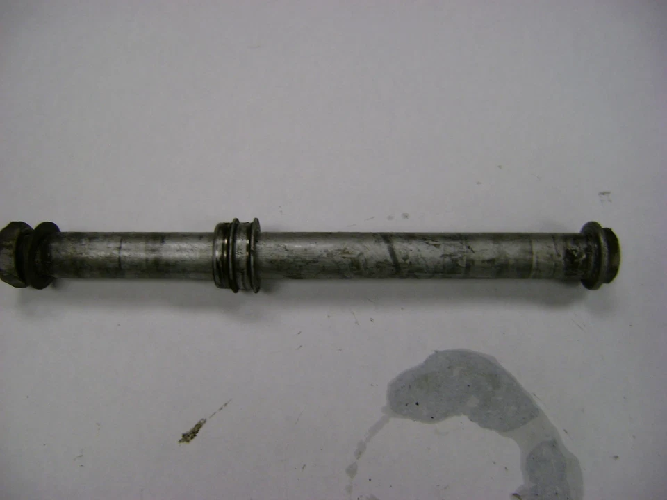 Honda CBR600RR CBR 600 2003 2004 eje trasero Foto 1 de 1