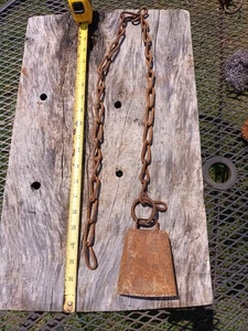 Campana de vaca antigua con cadena - Imagen 1 de 3
