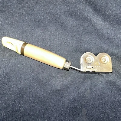 Afilador de cuchillos vintage EKCO EE. UU. con mango de madera Foto 1 de 4