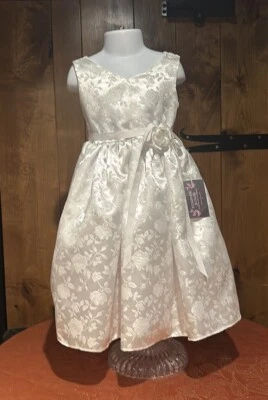 Vestido floral satinado blanco Ellie talla 2T nuevo con etiquetas Foto 1 de 3