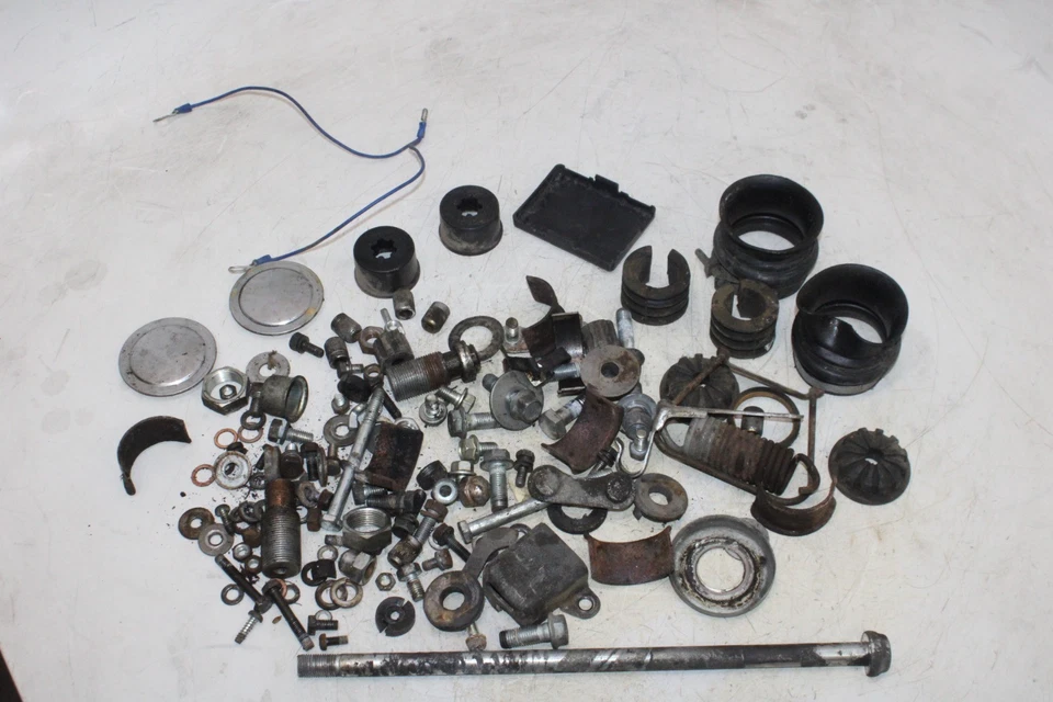 80-81 YAMAHA XS850 OEM ENGINE MOUNTING BOLTS HARDWARE MOTOR SCREWS - Image 1 of 4