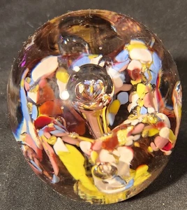 Vintage Kunst Glas Mehrfarbig Briefbeschwerer 3" Durchmesser - 22 Unzen - Mehrfarbig - Bild 1 von 8