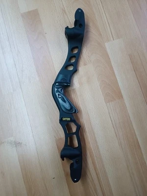 Bogenschießen Bogen ILF Mittelteil Hoyt Satori Schwarz 21 Zoll - Bild 1 von 4