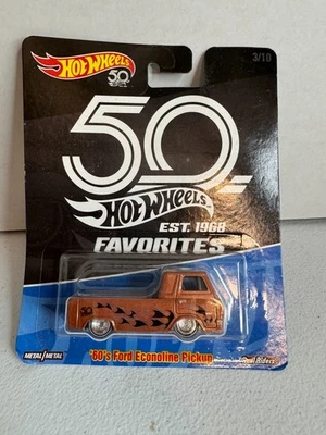 COCHE FUNDIDO A PRESIÓN HOT WHEELS 1/64 ~ CAMIONETA FORD ECONOMOLINE PREMIUM AÑOS 50 60 Foto 1 de 2