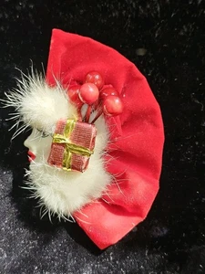 Vtg Brooch Ceramic Lady Head White Fur Trim Red Velvet Hood Christmas Gift Berry - Picture 1 of 7
