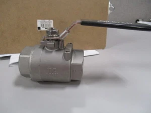 TRIAD 1500 WOG 1-1/4" NPT BALL VALVE, CF8M  - Picture 1 of 2