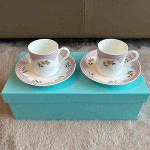 Tiffany & Co. Fiori coppia di tazze e piattini da tè Demitasse bianco rosa - Foto 1 di 7