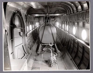BRISTOL BOMBAY AUXILIARY FUEL TANKS LONG RANGE ORIGINAL VINTAGE PRESS PHOTO RAF - Picture 1 of 2