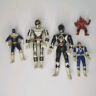 Lote de figuras de acción vintage de los 90 Bandai Mighty Morphin Power Rangers blanco metálico Foto 1 de 4