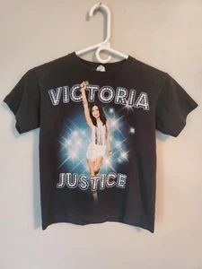 Victoria Justice U.S. Tour 2013 Camicia nera gioventù media - Foto 1 di 2