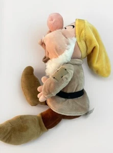 Authentic Exclusive Disney Store The 7 Dwarfs Plush Toy - SNEEZY 14" Stuffed - Picture 1 of 7