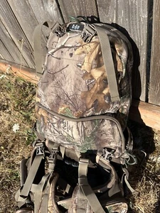 ALPS OutdoorZ Real Tree Camouflage Hunting Backpack, Large Expandable - Picture 1 of 10