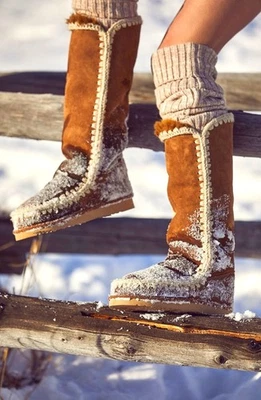 Bota Alta Free People MOU Bergy Cosida Forrada de Oveja Tostada Tabaco 39/8 NUEVA Foto 1 de 4