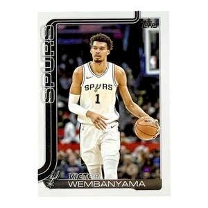 Topps 2025-26 San Antonio Spurs Victor Wembanyama #195 Rookie Basketball Card - Bild 1 von 2