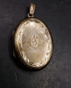 Vintage Fully Hallmarked Silver Locket Pendant Med/Large  - Picture 1 of 6