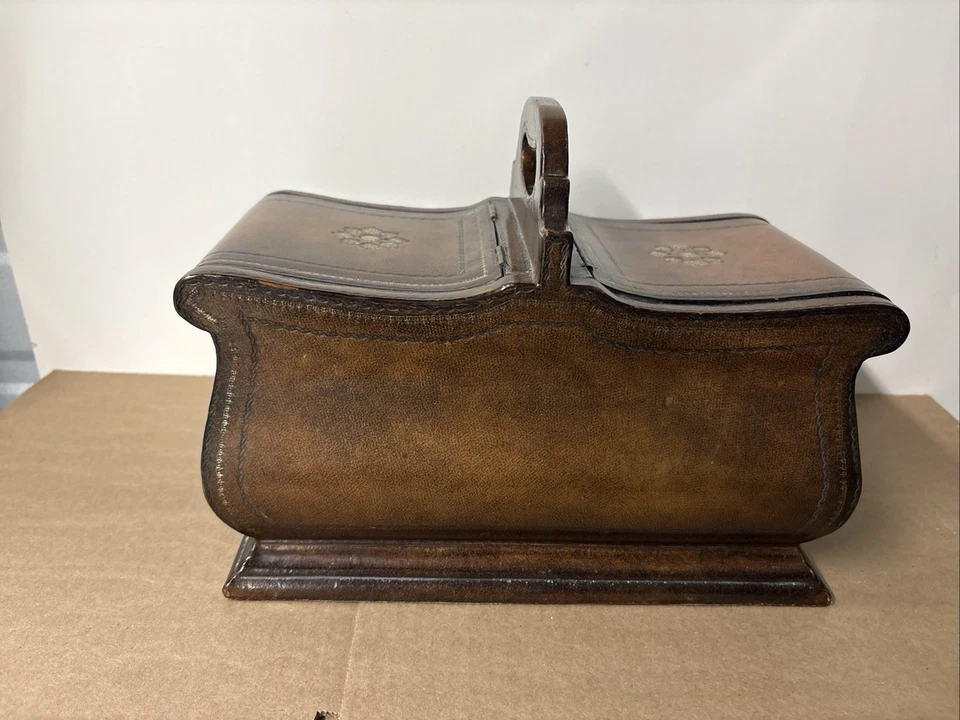 Maitland Smith Bombe Wooden Caddy Valet Box w/Handle - Image 1 of 4