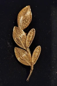Broche prendedor vintage dorado de 3 pulgadas finamente envuelto hojas de filigrana - Imagen 1 de 5