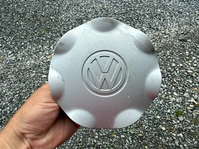 VW VOLKSWAGEN JETTA GOLF OEM WHEEL CENTER CAP SILVER 1994-1999 1H0 601 149 K - Image 1 of 2