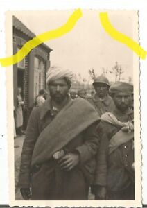 Photo Allemande WW2 : Tirailleurs prisonniers , Marocain .  France 1940