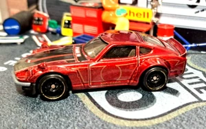 Loose - 2018 Hot Wheels Custom Datsun 240Z Royal Red Pearl Nightburnerz 140/365 - Bild 1 von 6