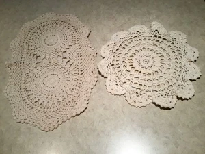 Par de tapetes beige ganchillo hechos a mano vintage - Imagen 1 de 9