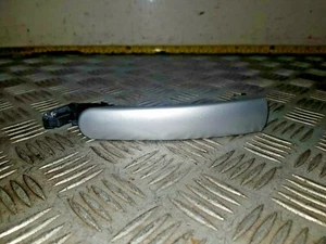 OCTAVIA SCOUT EXTERIOR DOOR HANDLE NSR PASSENGER REAR LA7W SILVER 2009 - Picture 1 of 3